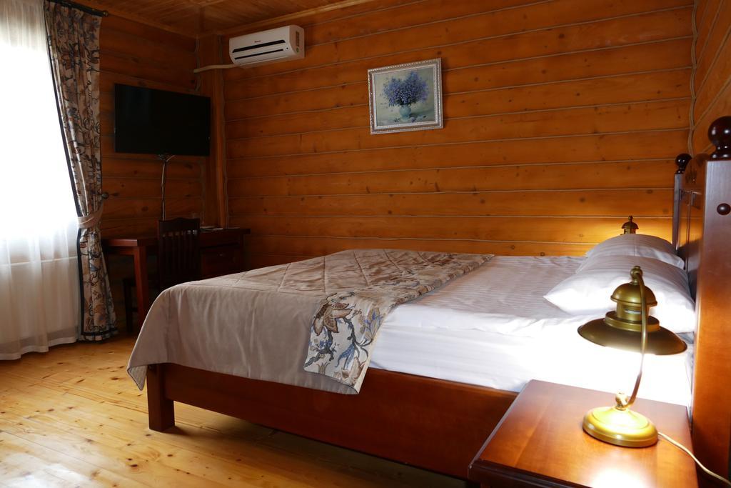 Hotel Комплекс Відпочинку Пампушка & Подушка Burlach'ya Balka Exterior foto