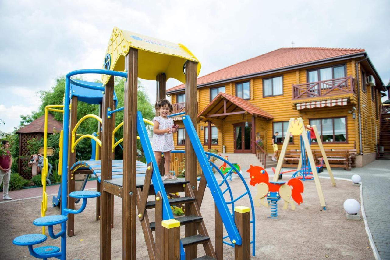 Hotel Комплекс Відпочинку Пампушка & Подушка Burlach'ya Balka Exterior foto